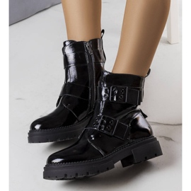 Bottes isolées laquées noires de Faleri le noir 1