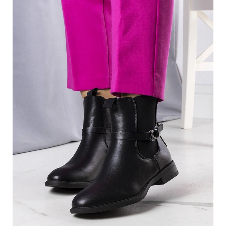 Bottes isolées noires de Marisi 1