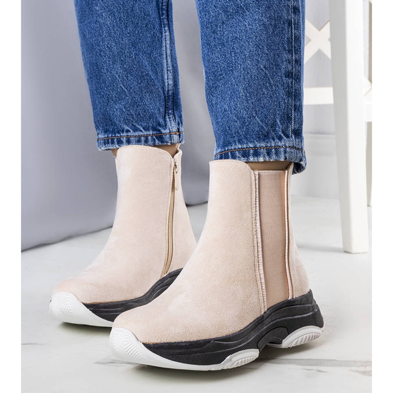 PA1 Bottes isolées beiges Roussy 1