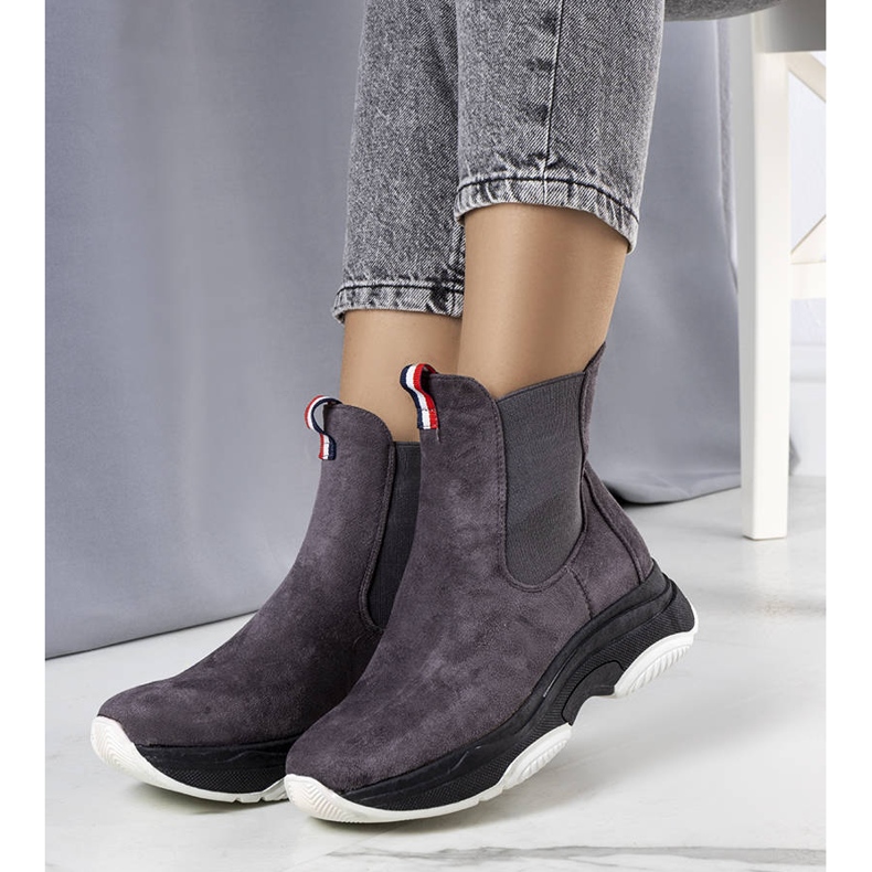 PA1 Bottes isolées grises de Takani 1