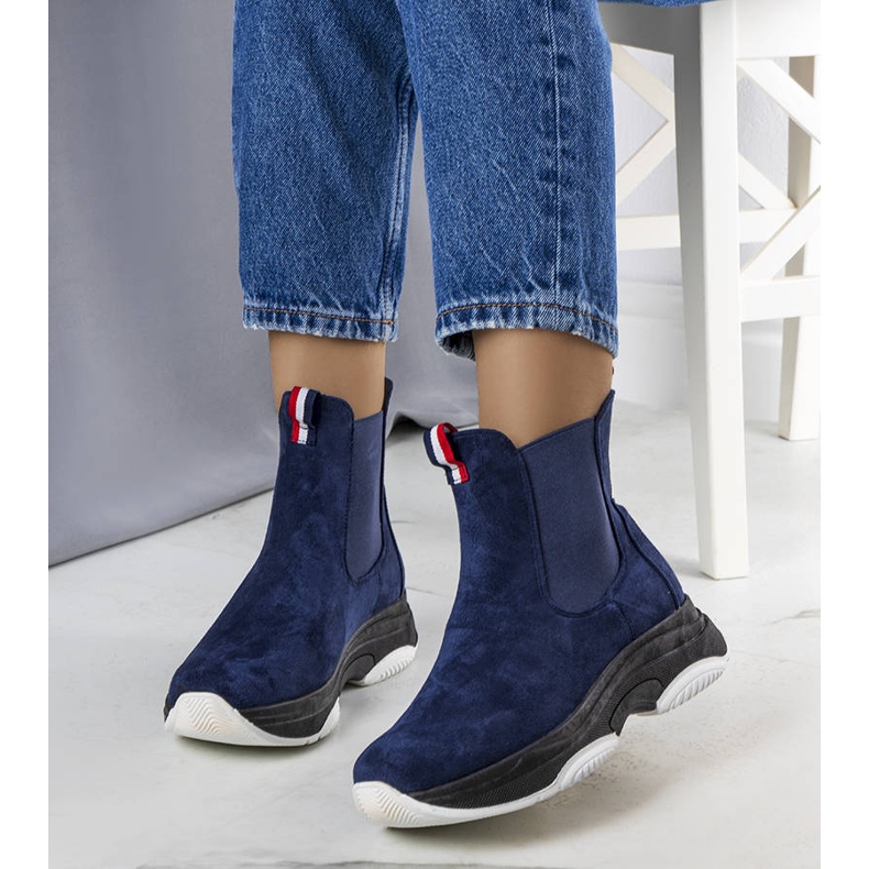 Bottes isolées bleu marine de Takani 1