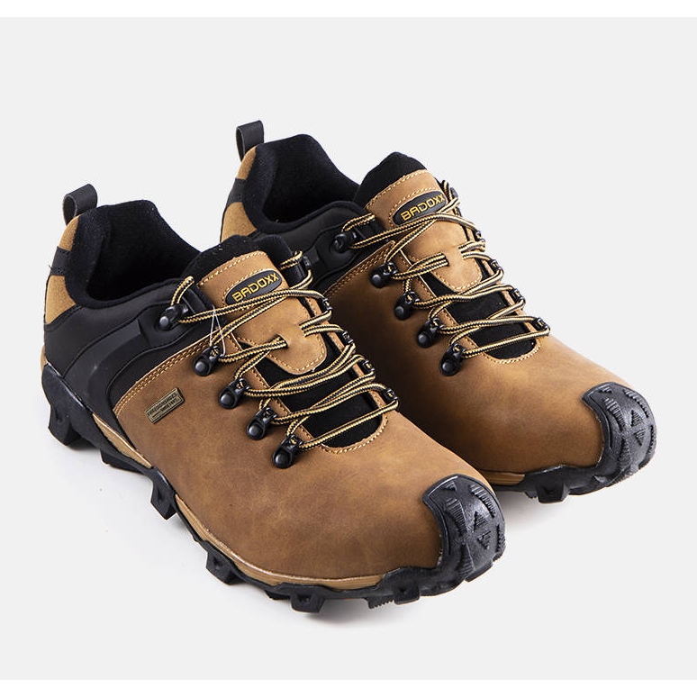 Bottes isolées marron de Bamroks beige 1