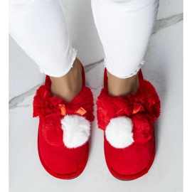 Chaussons bonnet rouge 1