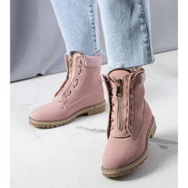 BM Les bottes de randonnée roses de Stéphanie 1 BM Les bottes de randonnée roses de Stéphanie 1