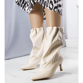 Bottines à talons beiges de Jabari 1