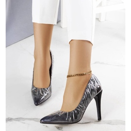 Talons noirs recouverts de feuille Erika 1