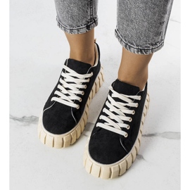 BM Baskets plateformes noires Pamela 1