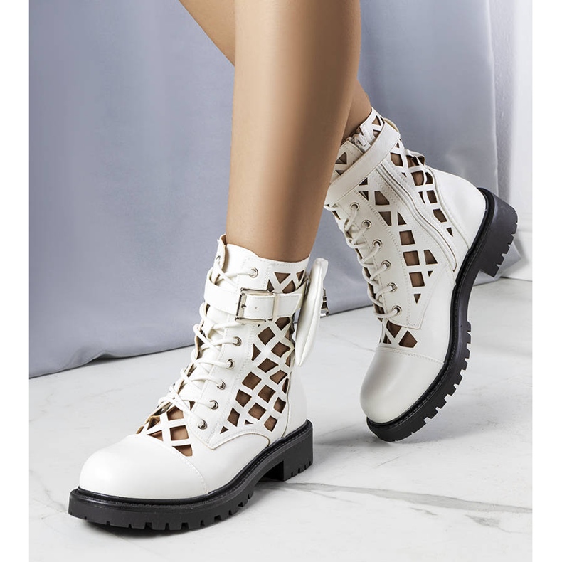 Bottines Cecelia blanches ajourées 1