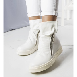 PA1 Bottines compensées blanches de Monique 1