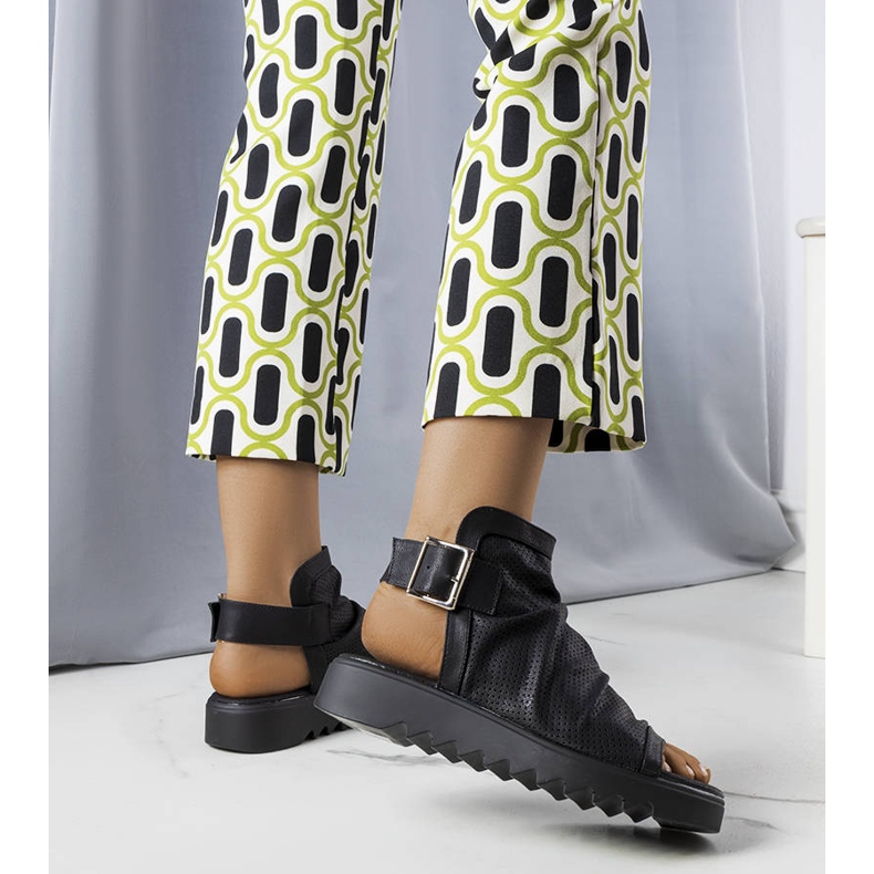 PA1 Sandales noires ajourées Beulah 2