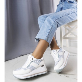 Baskets blanches avec inserts décoratifs Krystal 1