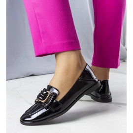 Mocassins en cuir verni noir Erica 1