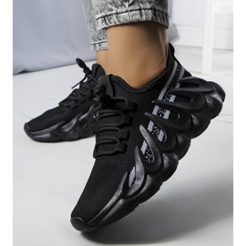 Baskets noires sur une semelle Beth à la mode le noir 2
