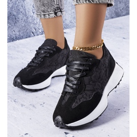 Baskets noires avec le monogramme Lanctot le noir 1