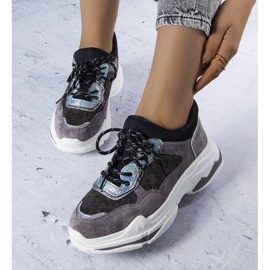 Baskets grises ornées d'empiècements Savard 1