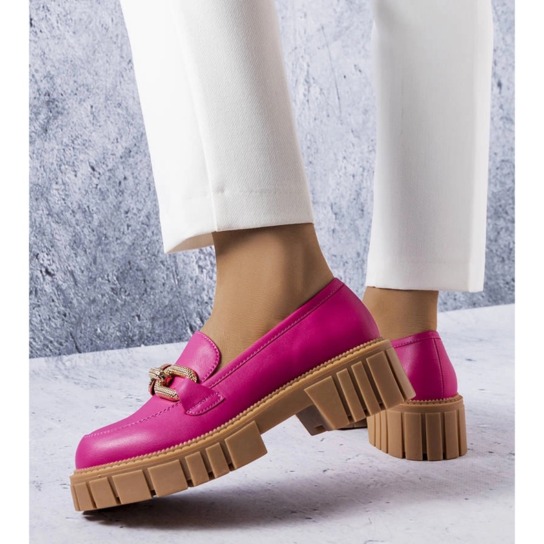 Brogues roses avec une décoration dorée d'Adriney 1