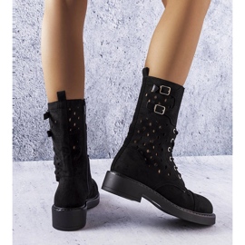 Bottes Legault noires ajourées 1