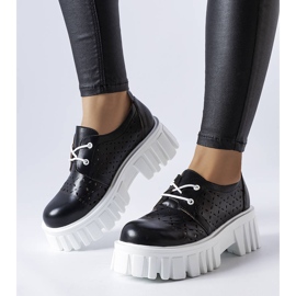 Chaussures massives ajourées noires Camus le noir 1