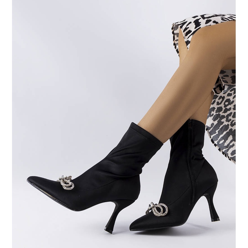 Bottes noires ornées d'un nœud Mars en zircon le noir 1