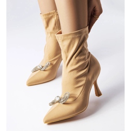Bottines beiges ornées d'un nœud Mars en zircon 2