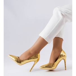 Épingles dorées ornées d'un gaufrage Raison 1