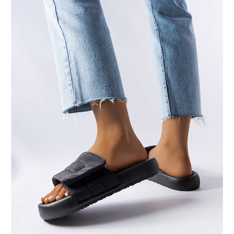 BM Chaussons noirs à scratch d'Aleron le noir 1