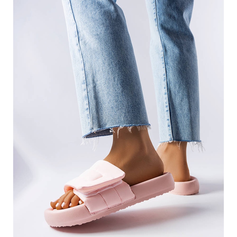 BM Chaussons velcro roses d'Aleron 1