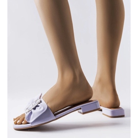 Chaussons violets élégants avec strass de Fifi 1