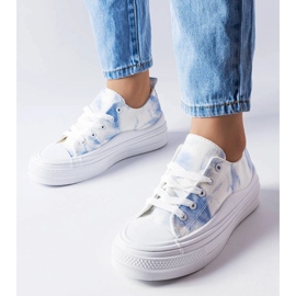 Baskets blanches et bleues Rocheleau 2