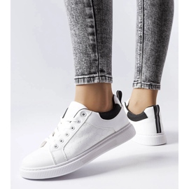 Baskets noires et blanches avec gaufrage de Dreux 1