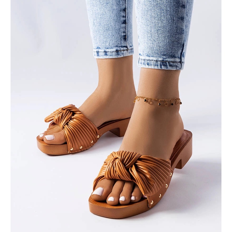 Claquettes petit talon marron Rochefort brun 1 Claquettes petit talon marron Rochefort brun 1