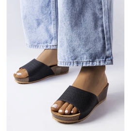 Claquettes compensées ajourées noires Bourque 1