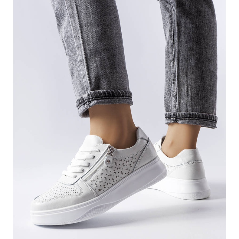 Chaussures en cuir blanc décorées d'une fermeture éclair Jezzi blanche 1 Chaussures en cuir blanc décorées d'une fermeture éclair Jezzi blanche 1