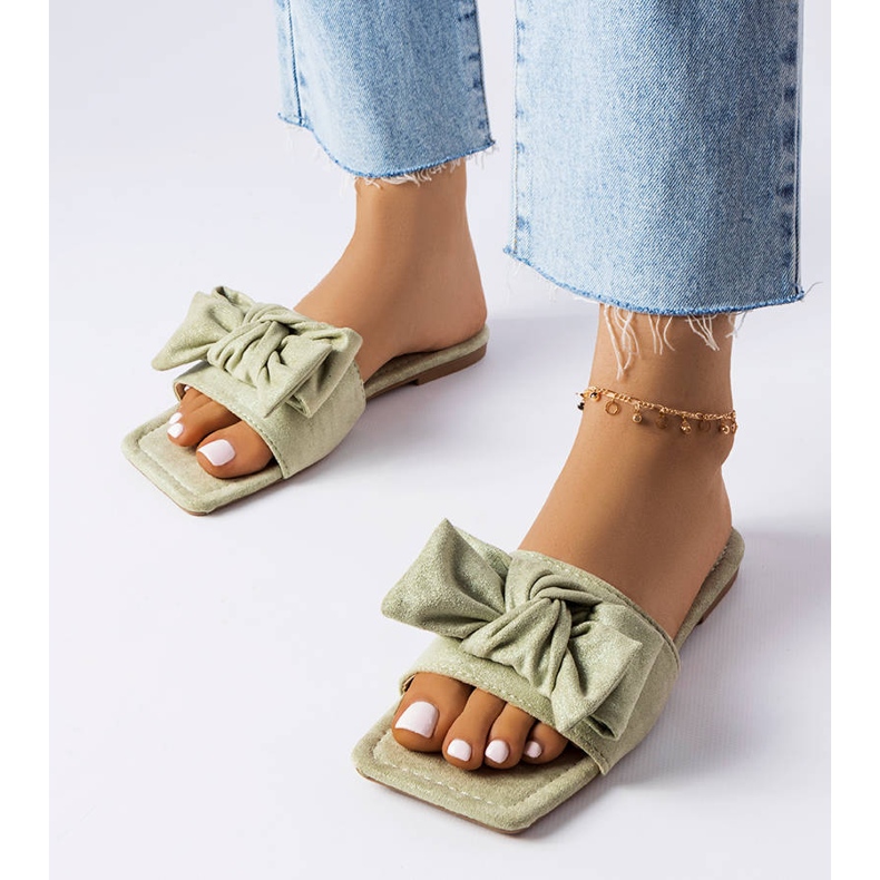 Claquettes élégantes vertes à nœud de Thériault 1