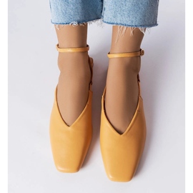 Sandales fermées beiges 1 Sandales fermées beiges 1