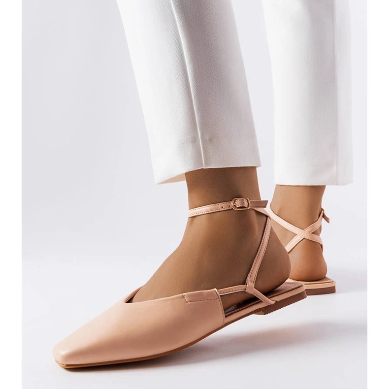 Sandales roses à bout fermé 1