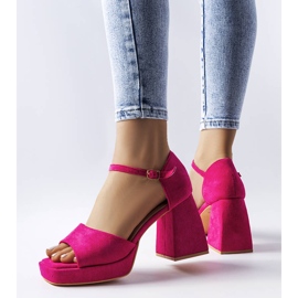 Sandales roses à talon tendance de Vinceza 1
