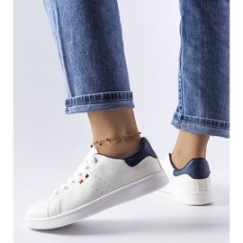 Baskets en éco-cuir blanc Mothé blanche 1 Baskets en éco-cuir blanc Mothé blanche 1