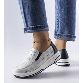 Chaussures blanches en cuir ajouré Aiglentina 1 Chaussures blanches en cuir ajouré Aiglentina 1