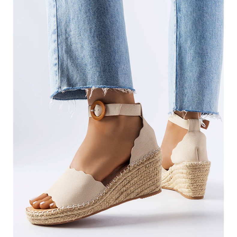 Espadrilles compensées beiges de Turcotte 1
