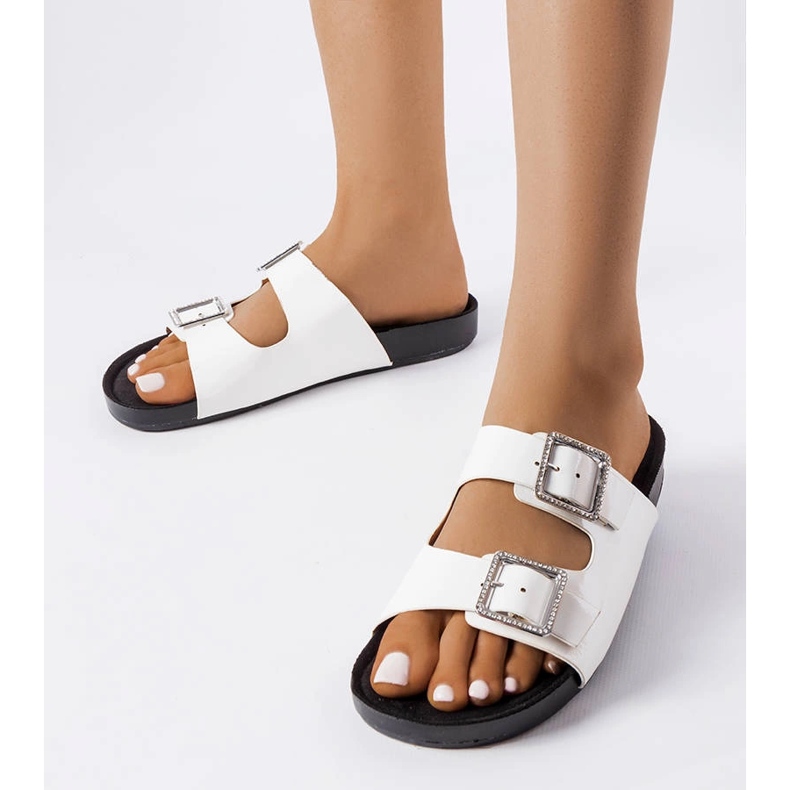 Babouches laquées blanches à boucles Norcross 1