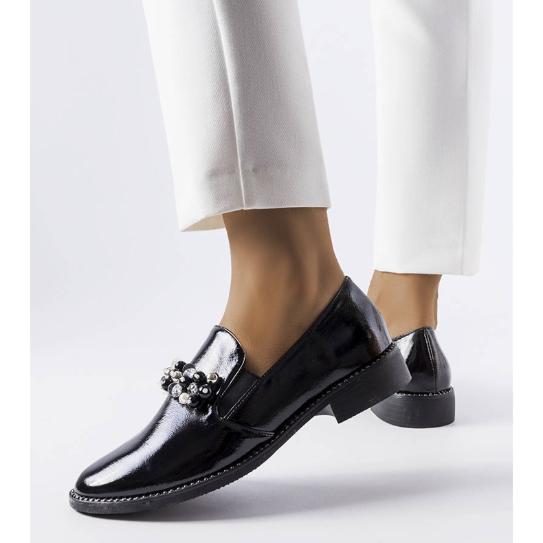 BM Chaussures laquées noires avec cristaux de Bonne le noir 1