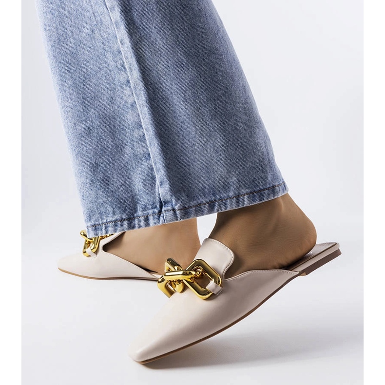 Claquettes beiges avec chaîne Hickory 1