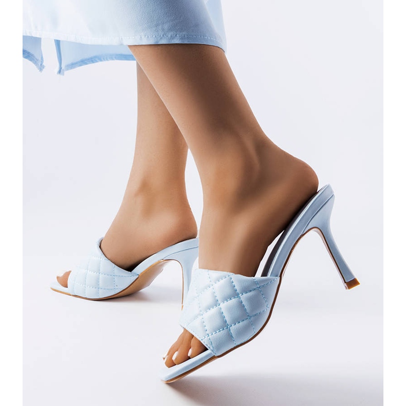 Tongs matelassées bleues de Penese 2