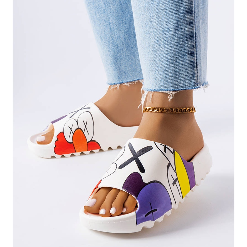 Babouches blanches avec bande de roulement et imprimés 1