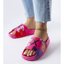 Tongs rose foncé avec imprimés 1