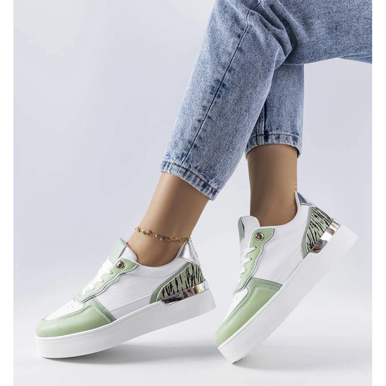 Baskets vertes sur la plateforme Tooele 1