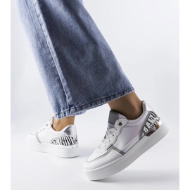 Baskets blanches sur la plateforme Tooele 1 Baskets blanches sur la plateforme Tooele 1