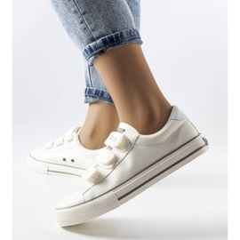 Baskets blanches à scratch Big Star LL274A203 2