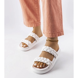 Chaussons Angas blancs 1